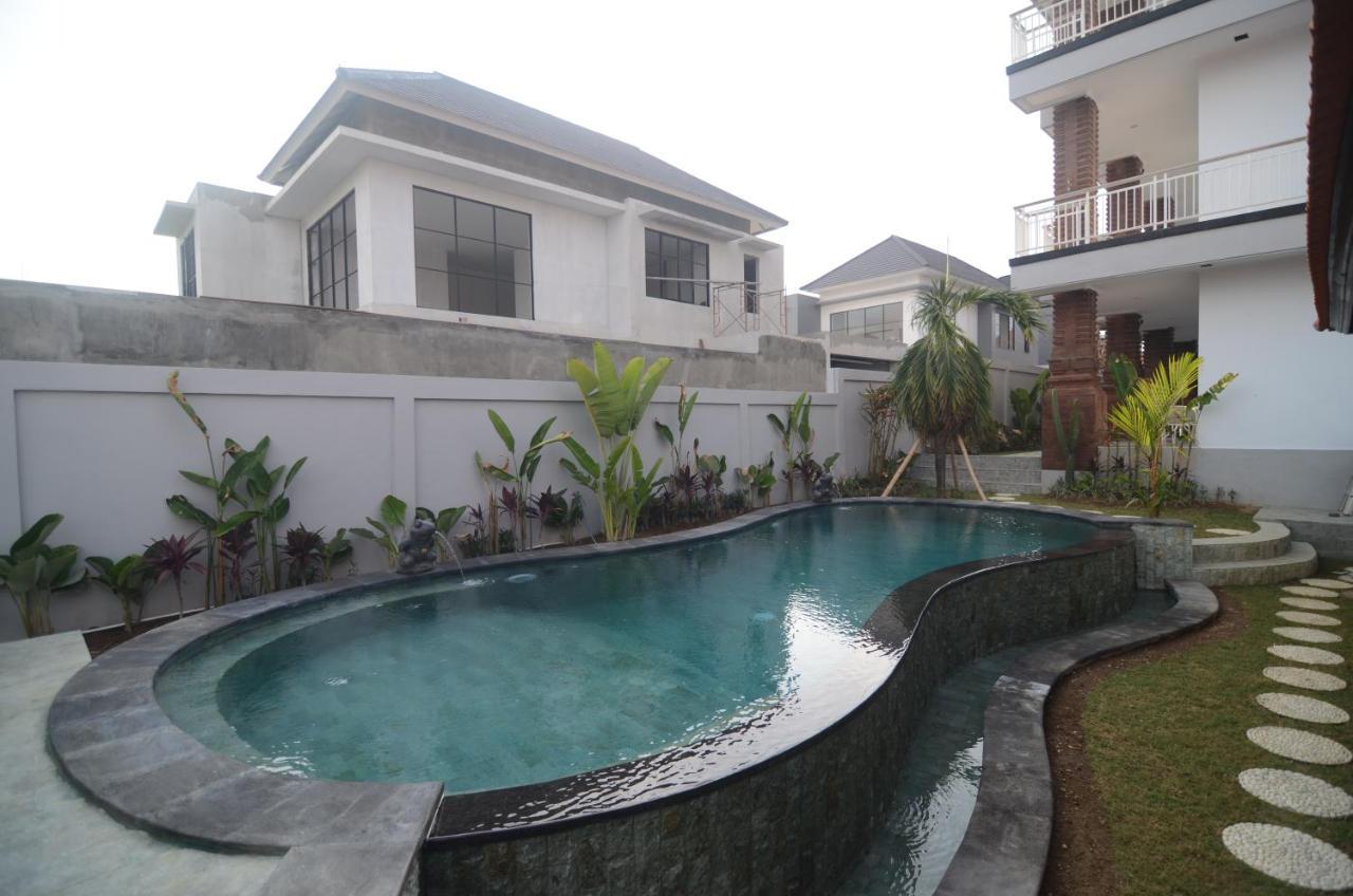Kusuma Guesthouse 2 Canggu Esterno foto