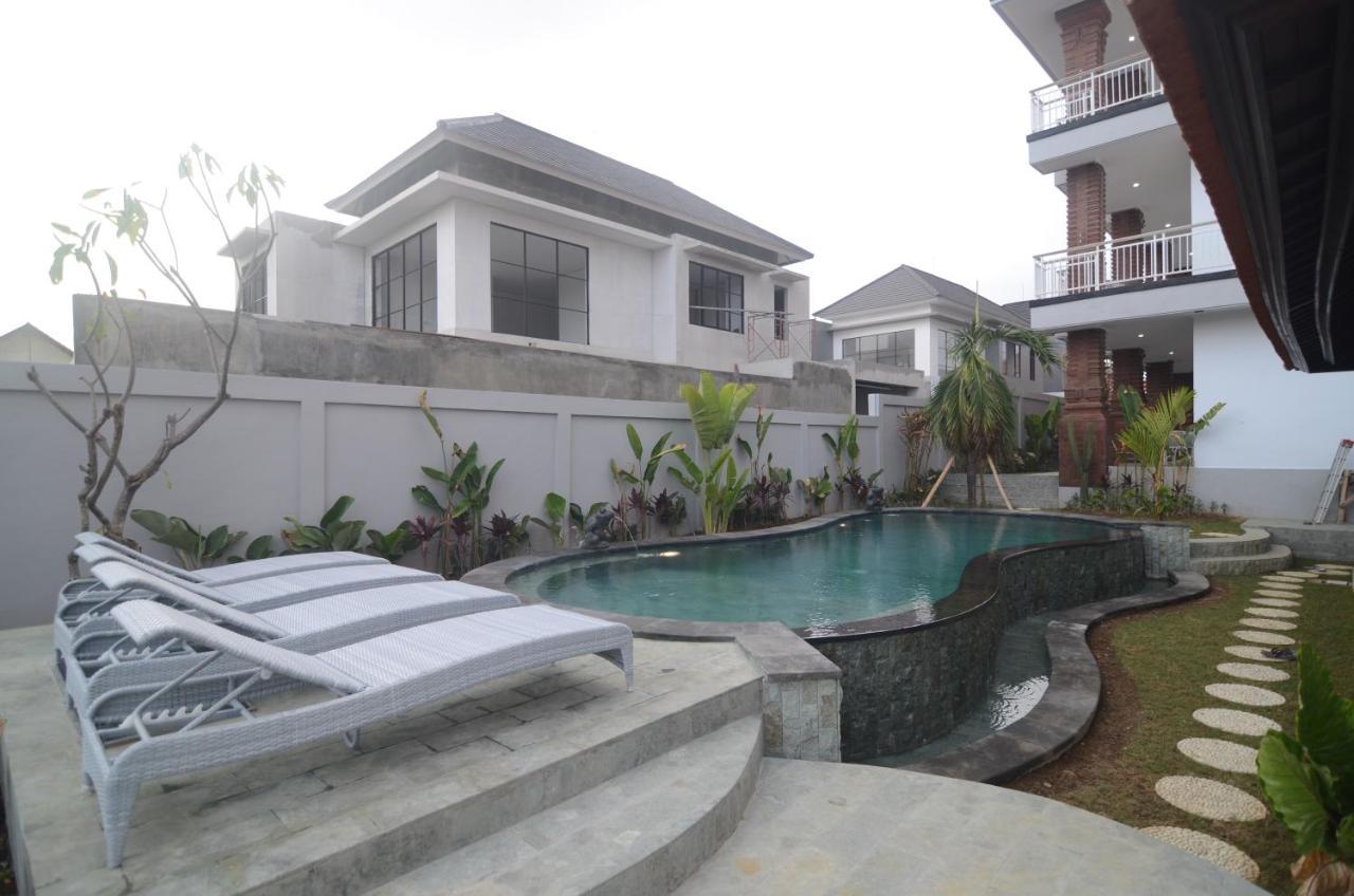 Kusuma Guesthouse 2 Canggu Esterno foto