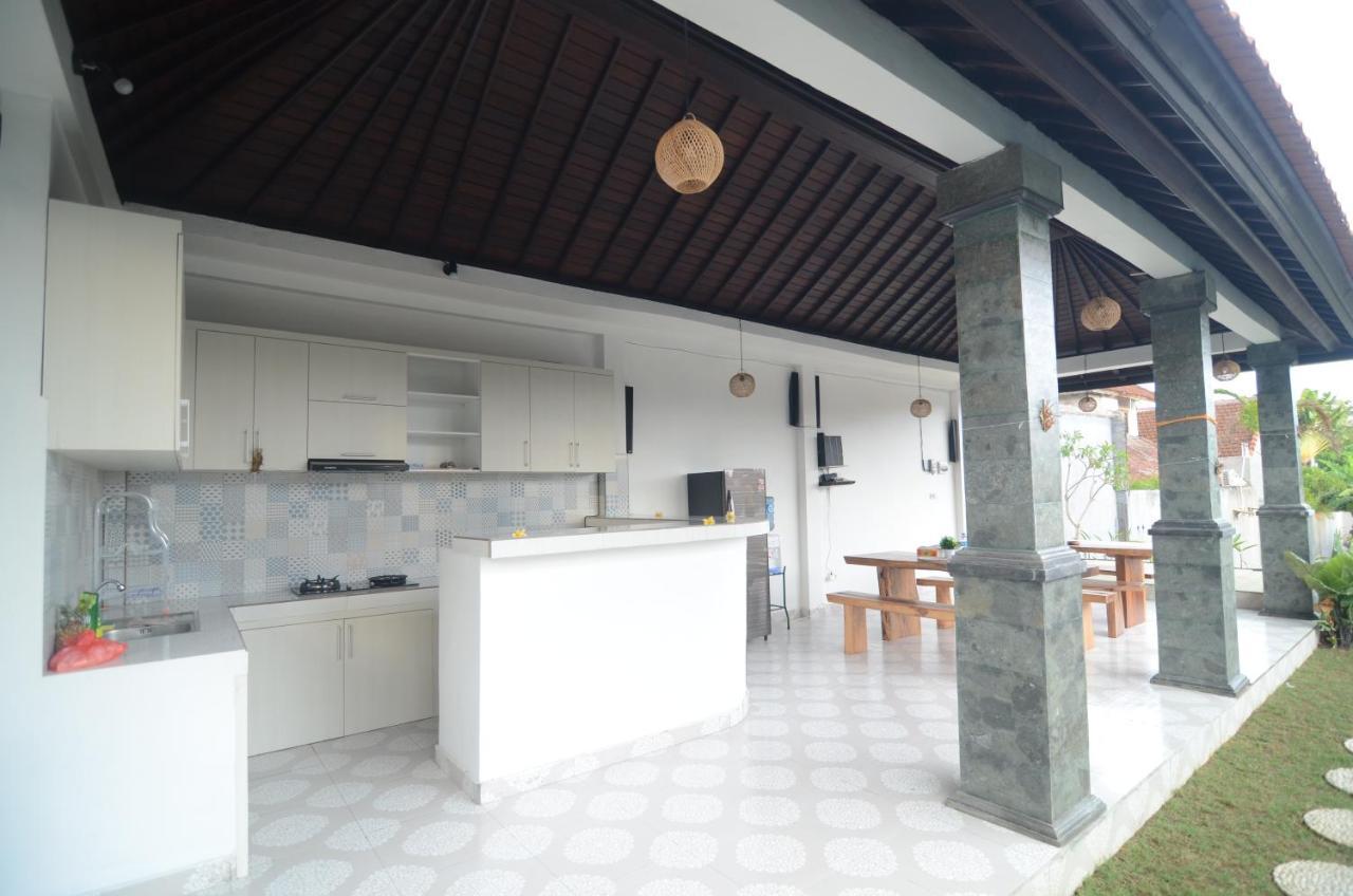 Kusuma Guesthouse 2 Canggu Esterno foto