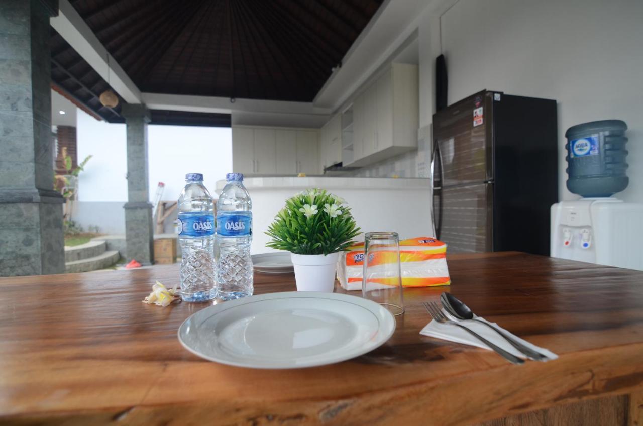 Kusuma Guesthouse 2 Canggu Esterno foto