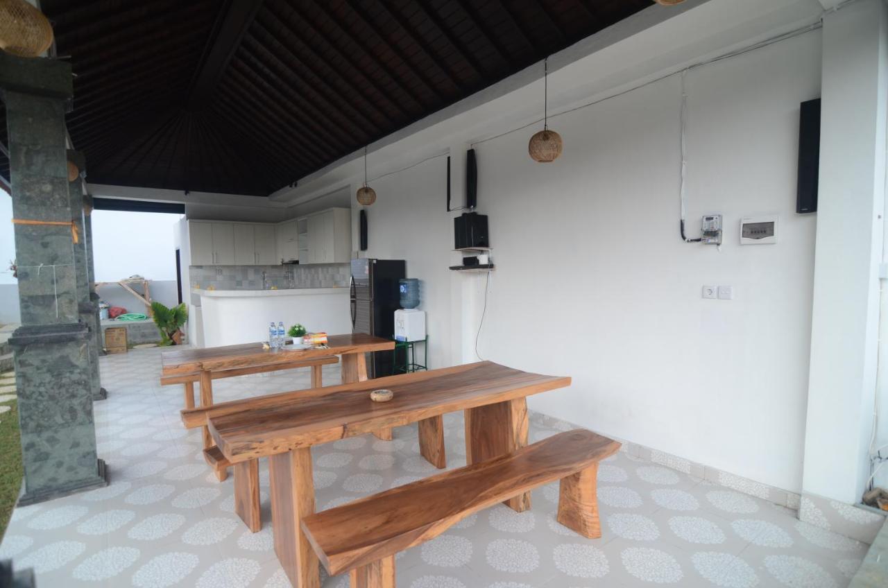 Kusuma Guesthouse 2 Canggu Esterno foto