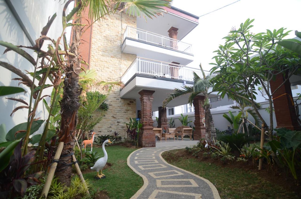 Kusuma Guesthouse 2 Canggu Esterno foto