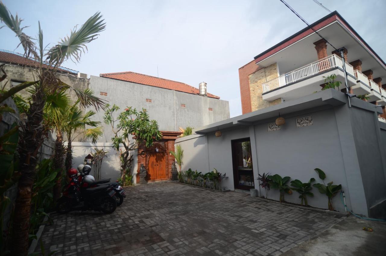 Kusuma Guesthouse 2 Canggu Esterno foto
