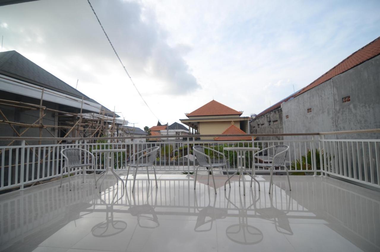 Kusuma Guesthouse 2 Canggu Esterno foto