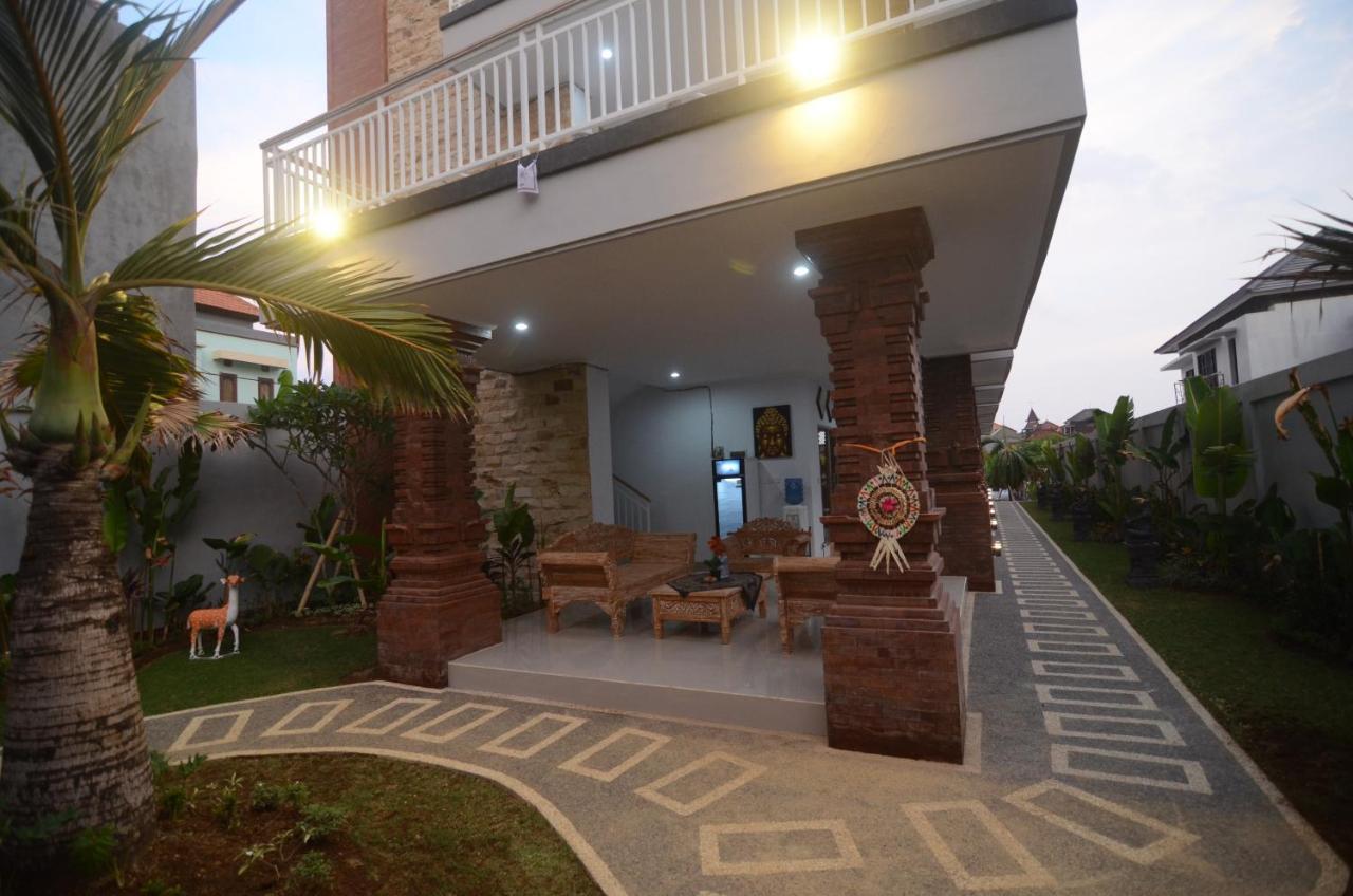 Kusuma Guesthouse 2 Canggu Esterno foto