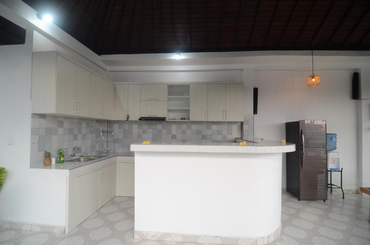 Kusuma Guesthouse 2 Canggu Esterno foto