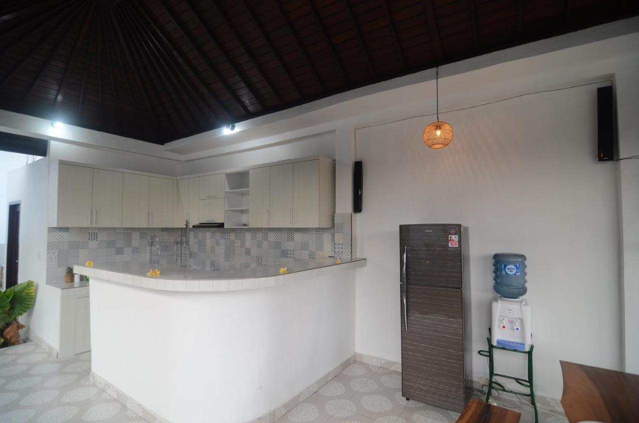 Kusuma Guesthouse 2 Canggu Esterno foto